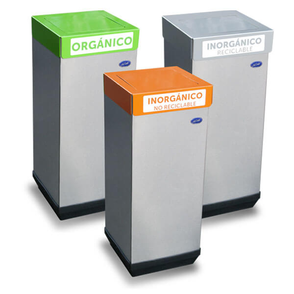 Separaci&oacute;n de residuos en empresa oficina botes colores